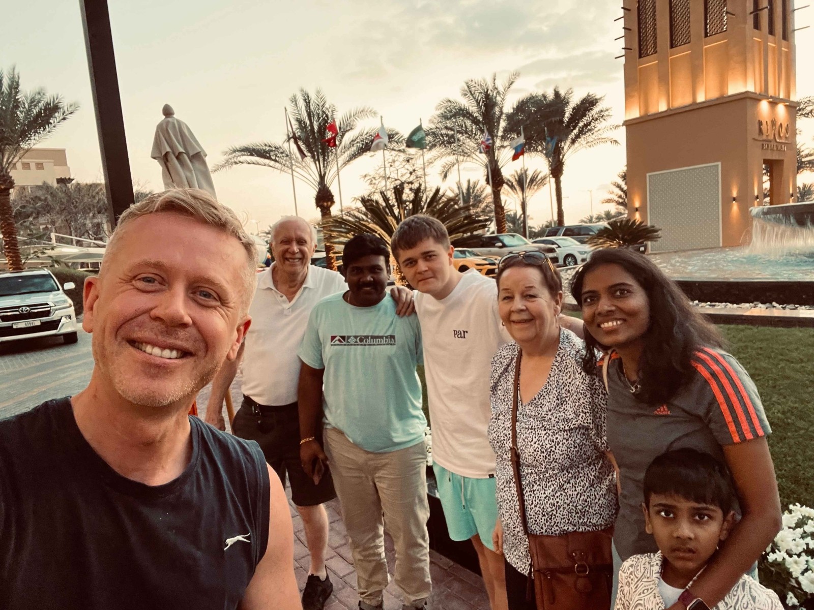 Solarglide explore Dubia and meet extended family